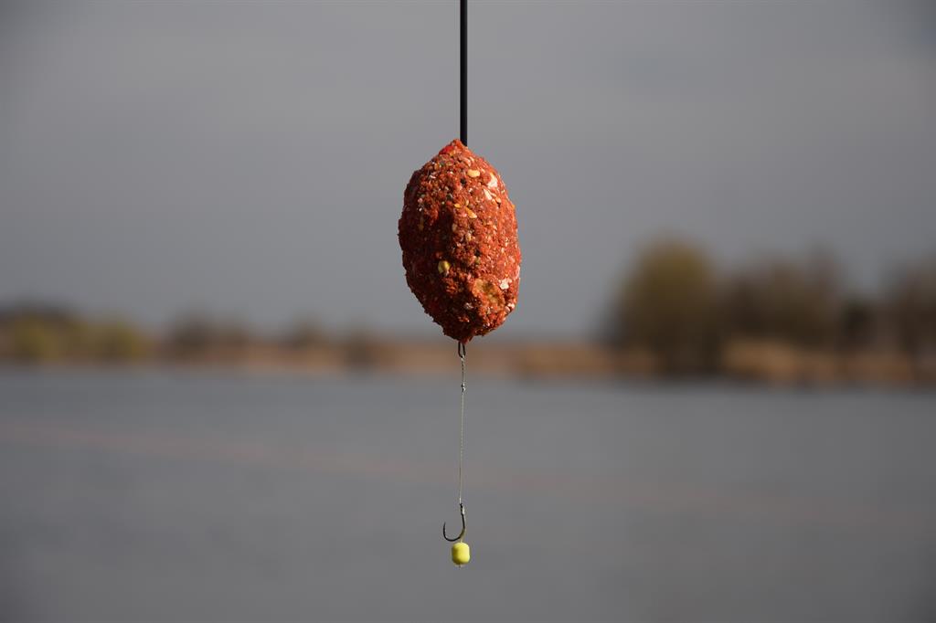 Amestecuri de nadire. Pescuitul la crap cu groundbait. 